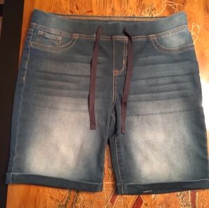 Women's Jrs Denim Pullon Midrise Shorts With Elastic Waistband NWOT Sz 11-13 L